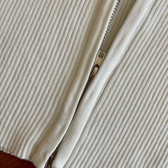 Sleeveless Miss Love zippered crop sweater vest. Looks cute with so many things. - Picture 2 of 5